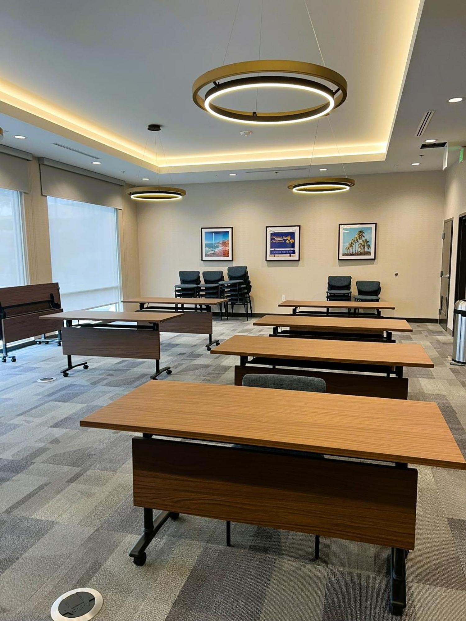 La Quinta Inn & Suites By Wyndham 拉哈布拉 外观 照片