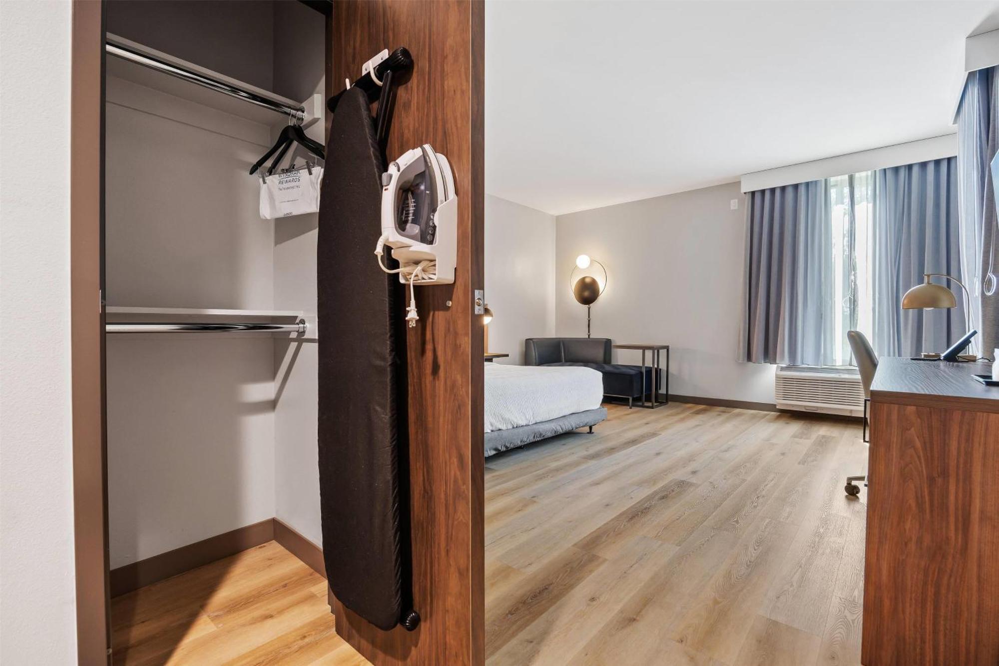La Quinta Inn & Suites By Wyndham 拉哈布拉 外观 照片