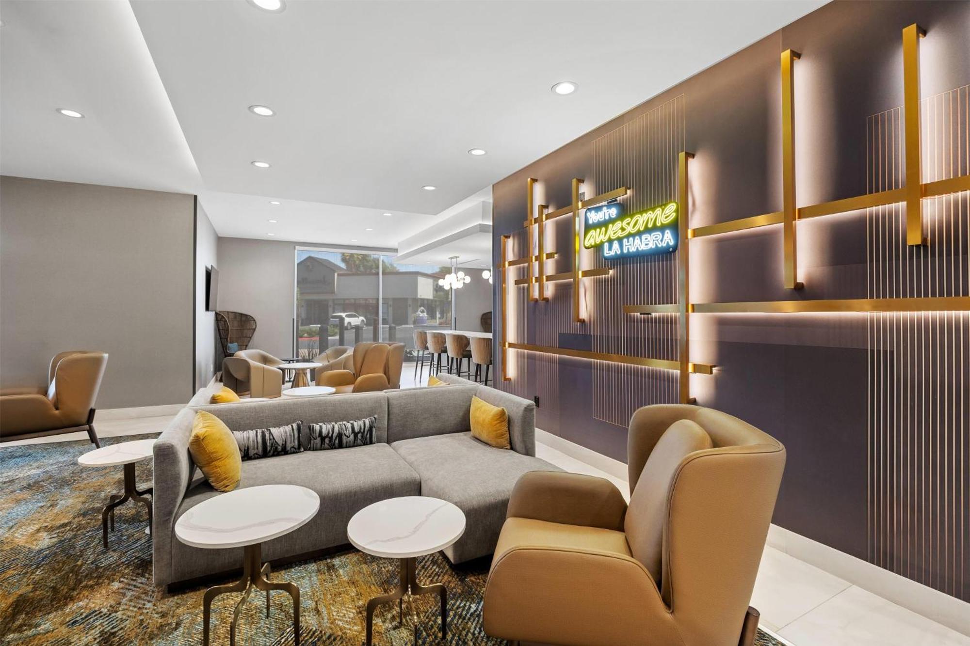 La Quinta Inn & Suites By Wyndham 拉哈布拉 外观 照片