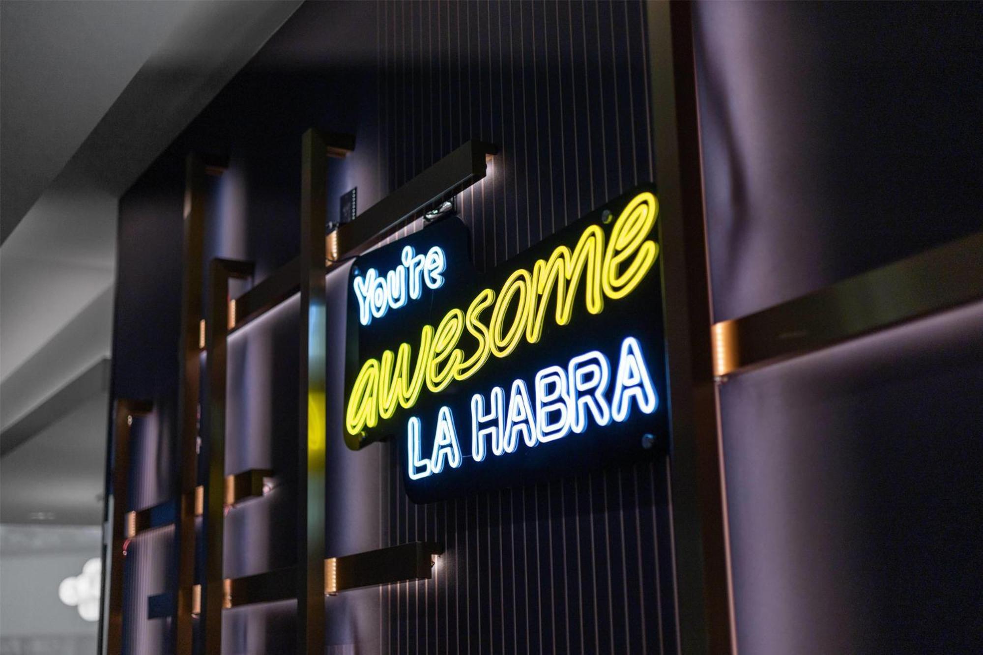 La Quinta Inn & Suites By Wyndham 拉哈布拉 外观 照片